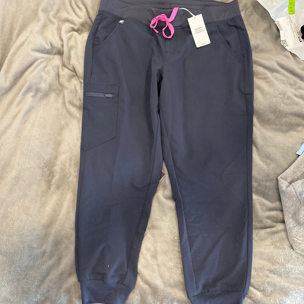 Figs new with tags jogger scrubs